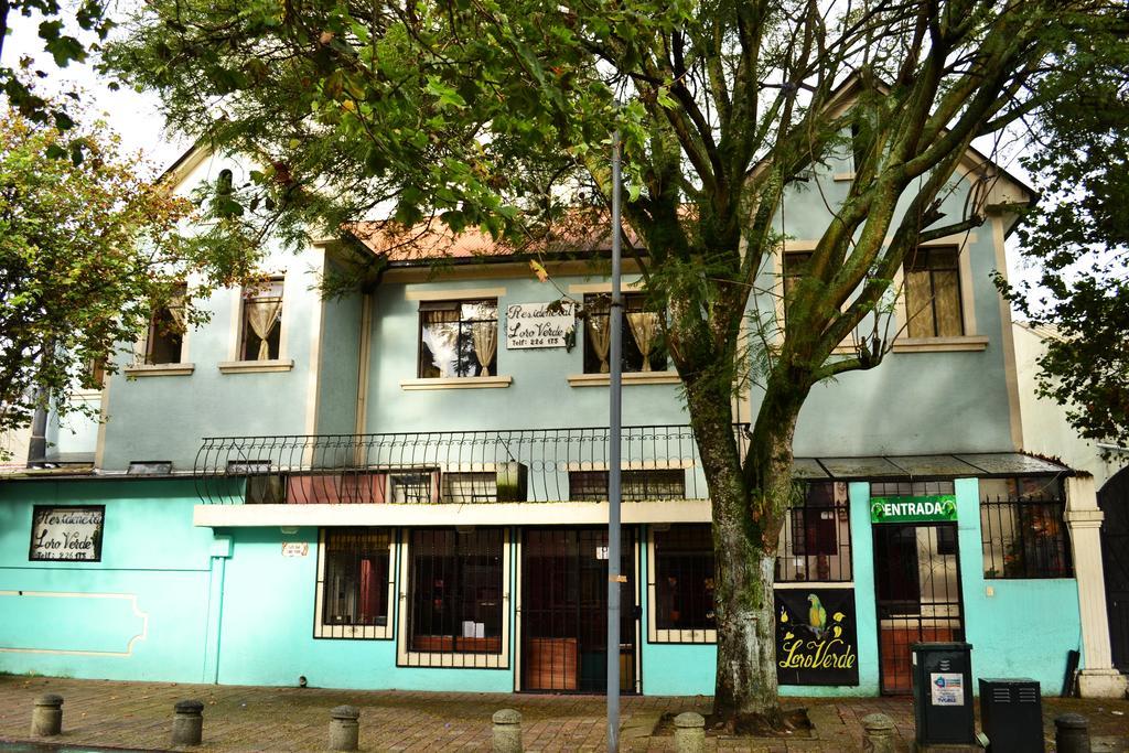 Hostal Loro Verde キト エクステリア 写真