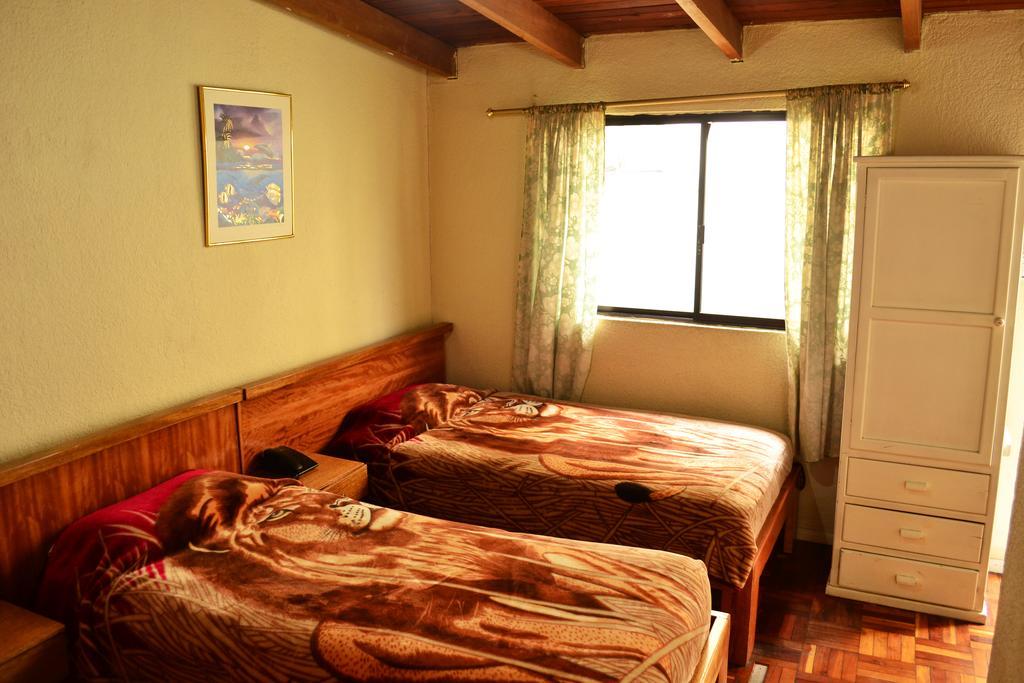 Hostal Loro Verde キト エクステリア 写真